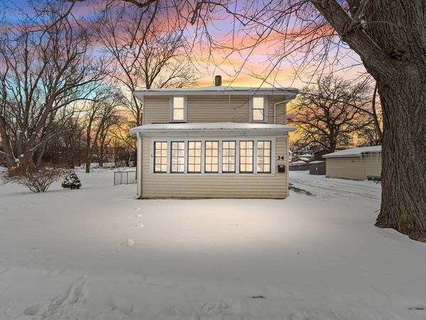 34 Oak Street, Hillsdale, MI 49242