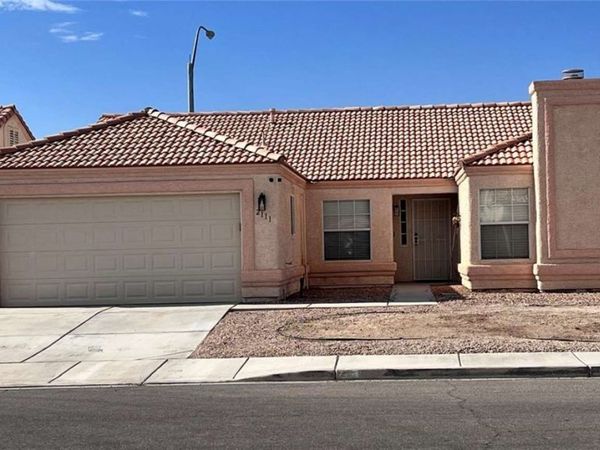 2111 Akamine Avenue, North Las Vegas, NV 89031