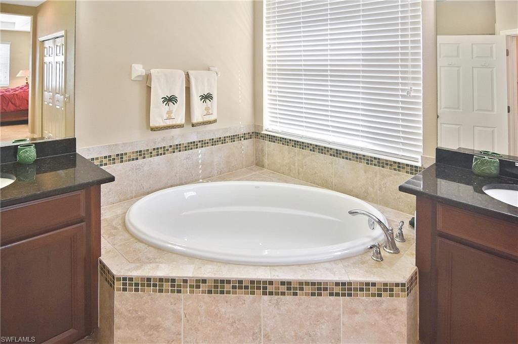 2640 Maraval Ct, Cape Coral, FL 33991 Photo