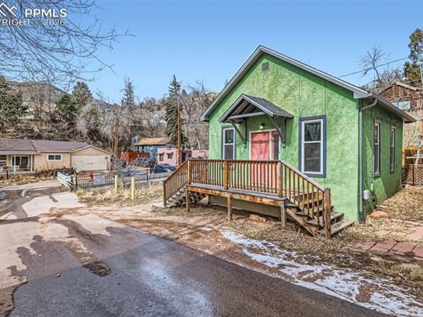 2 Narrows Road, Manitou Springs, CO 80829