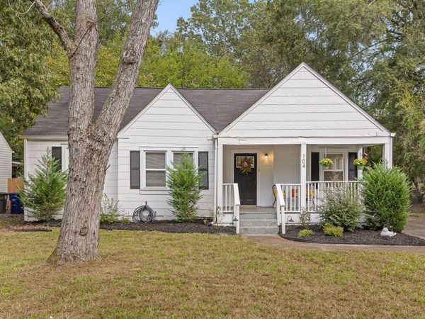 104 N Moore Road, Chattanooga, TN 37411