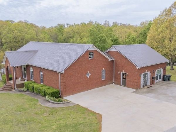 430 N Trojan Blvd, Collinwood, TN 38450