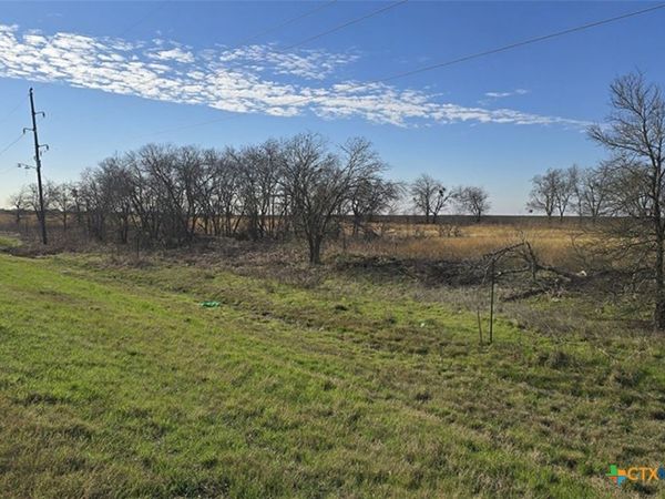 2335 US 77 , Lott, TX 76656