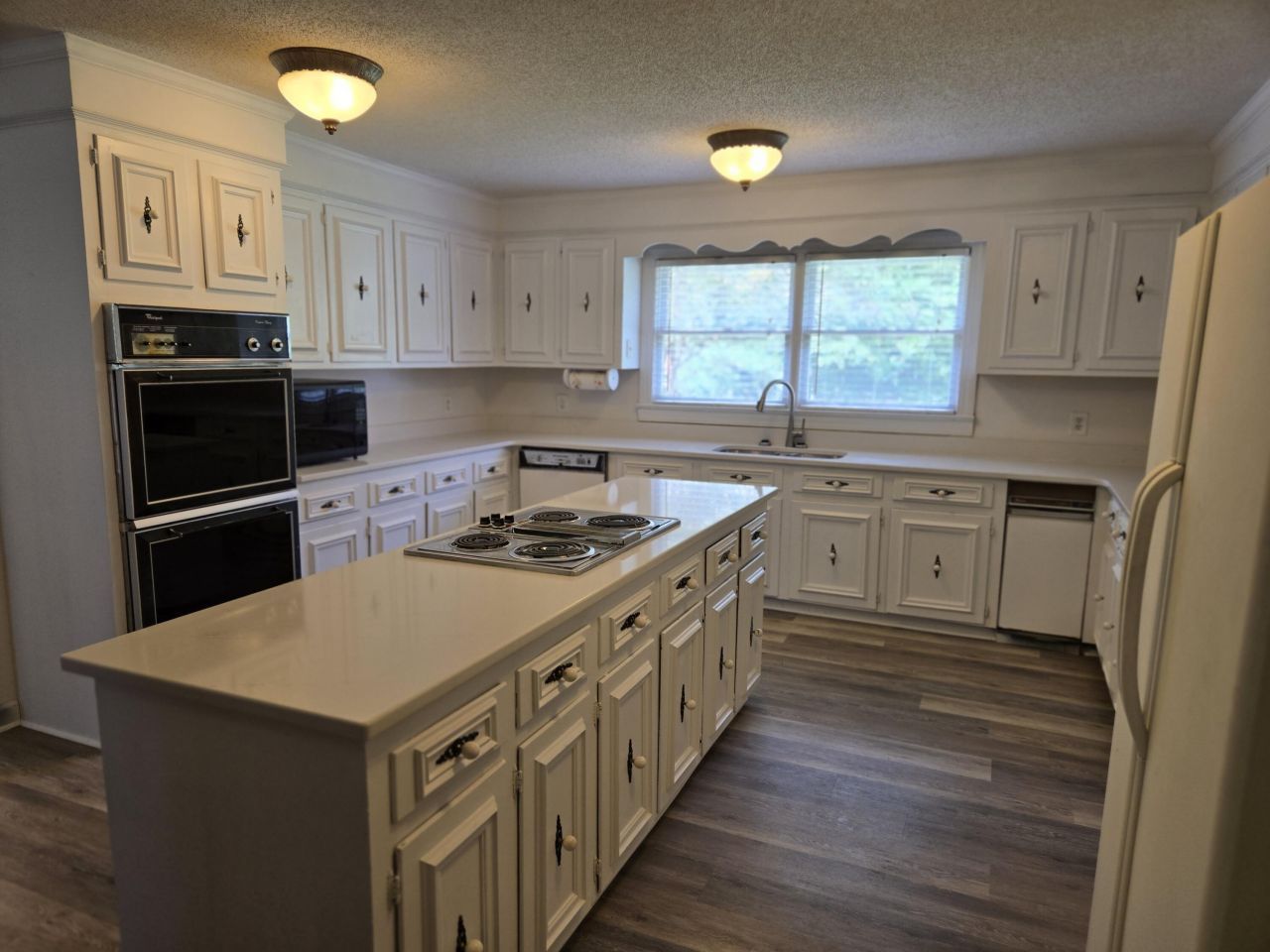 224 Country Club Boulevard Photo 13