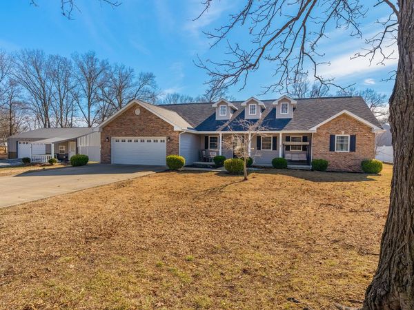 1144 W Webster Street, Benton, IL 62812