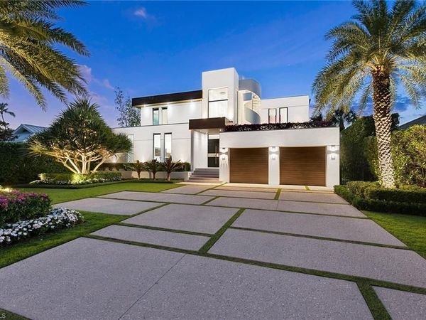 652 Bougainvillea RD, NAPLES, FL 34102