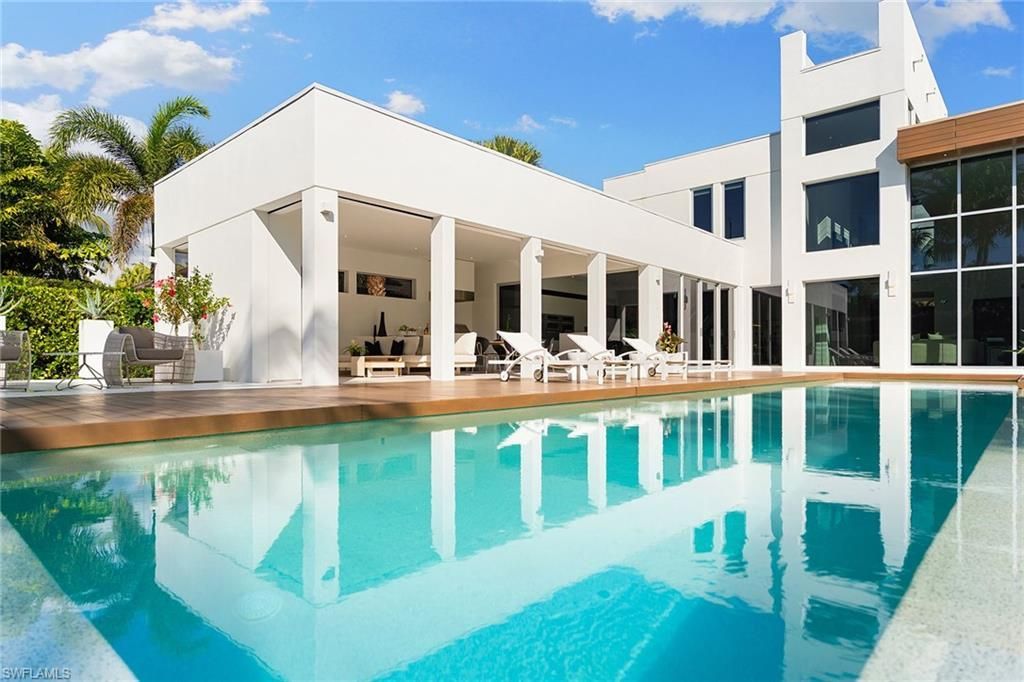 652 Bougainvillea Rd, Naples, FL 34102 Photo