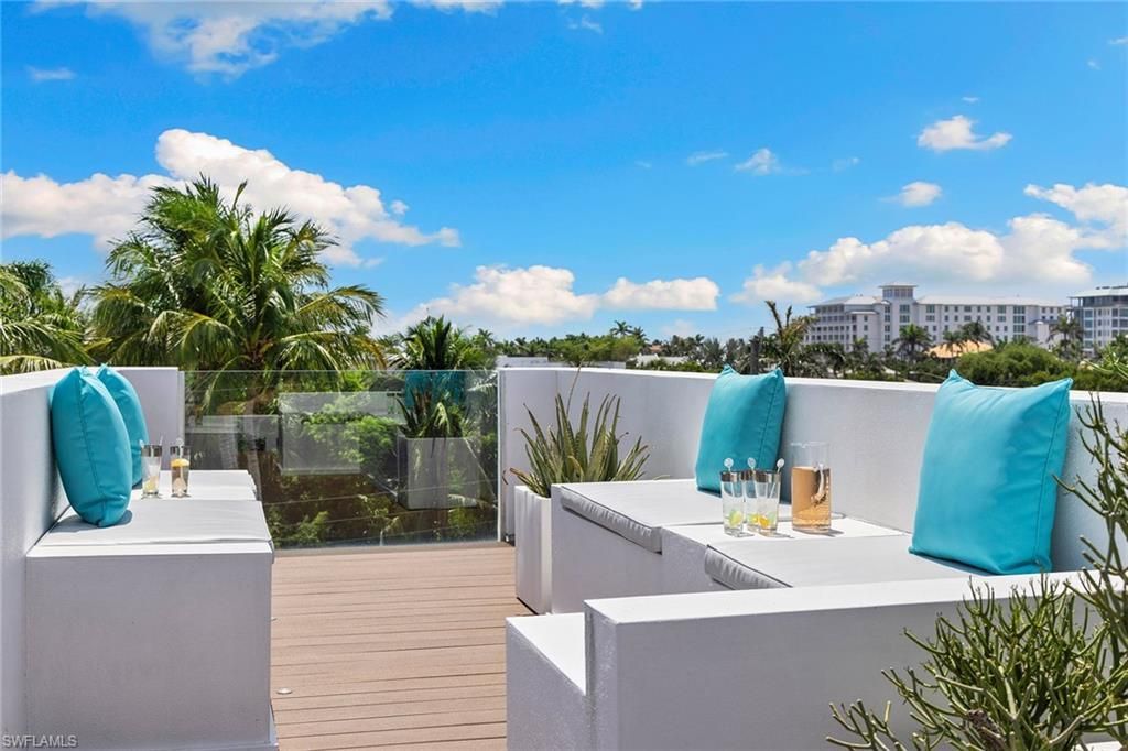 652 Bougainvillea Rd, Naples, FL 34102 Photo