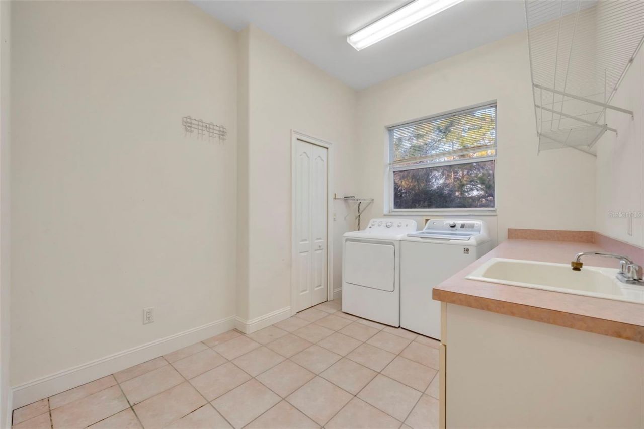 641 Pine Hill Boulevard, Geneva, FL 32732 Photo