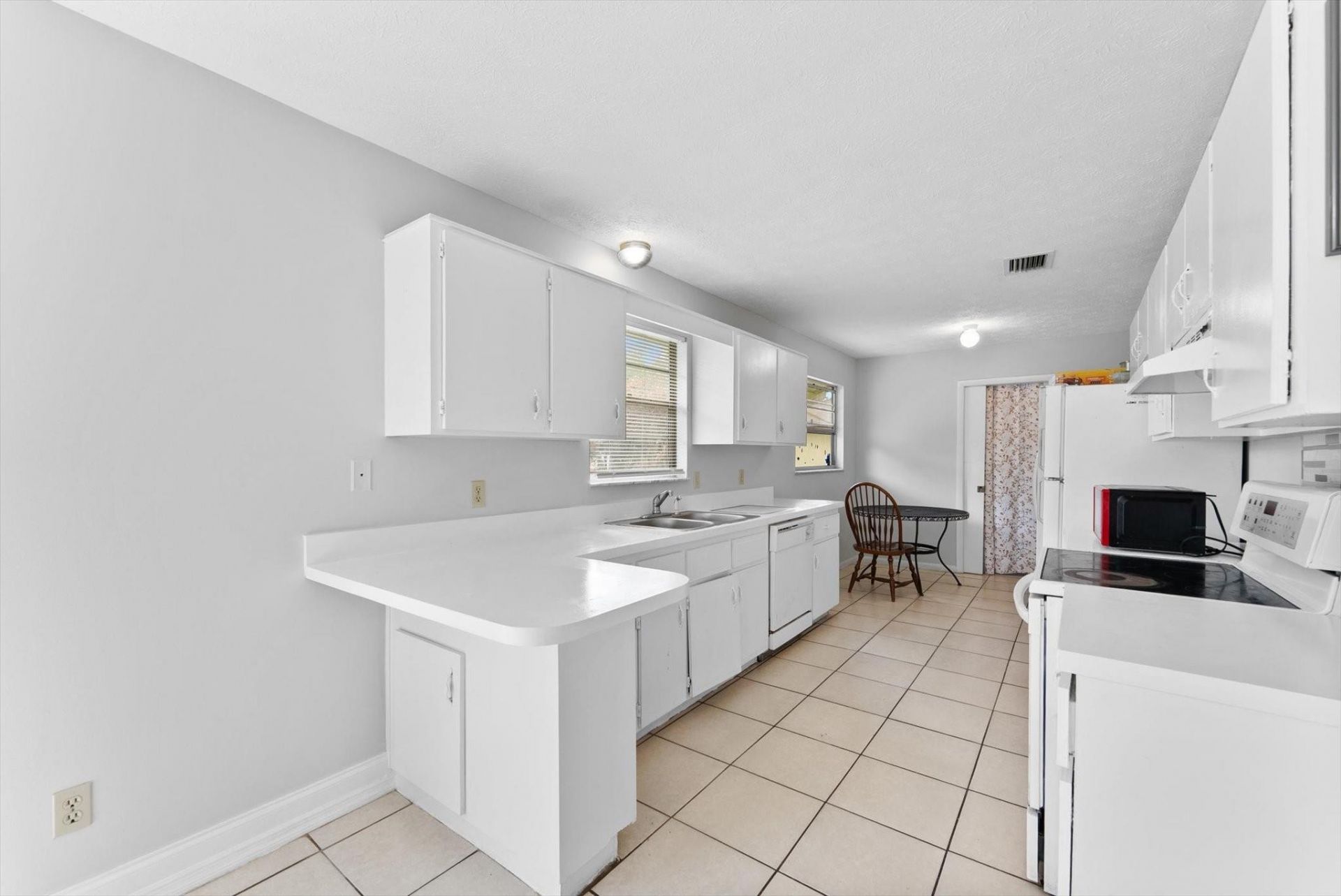 636 SW Eyerly Ave, Port Saint Lucie, FL 34983 Photo