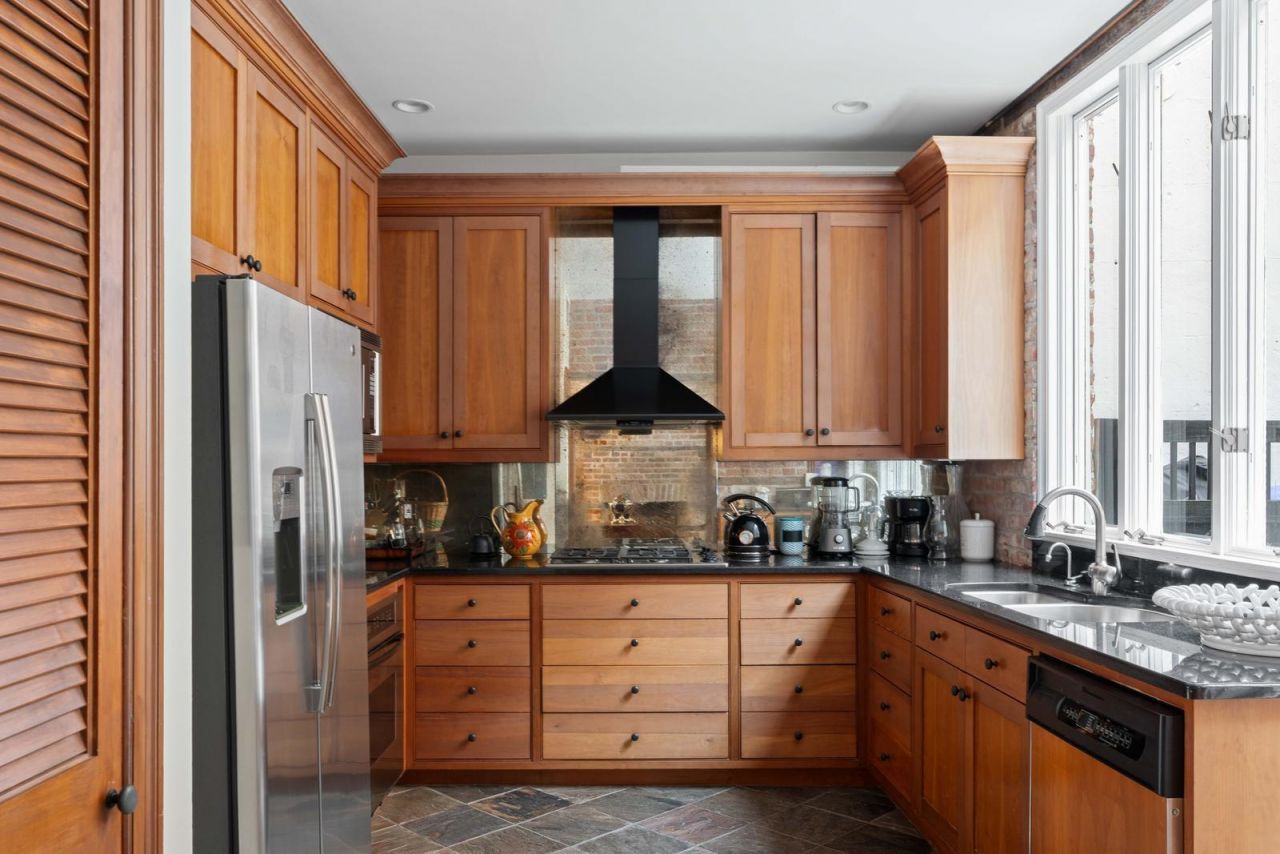 50 Anson Street Photo 24