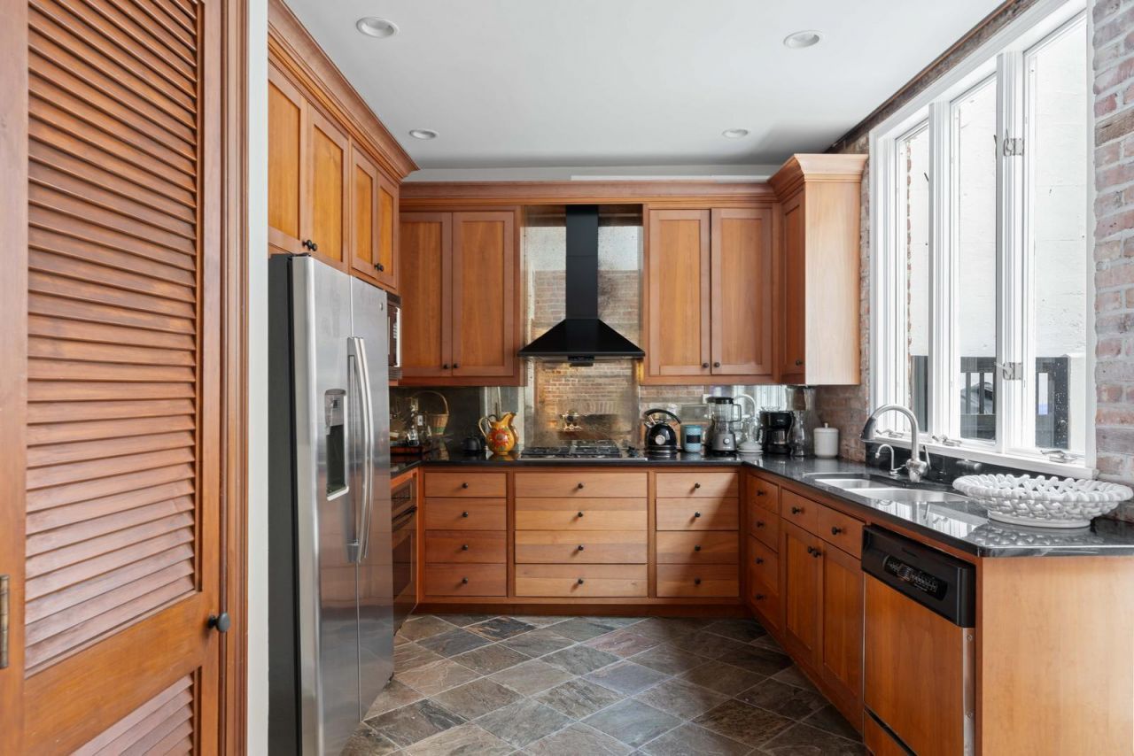 50 Anson Street Photo 25