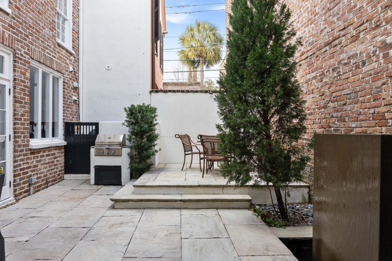 50 Anson Street Photo 30