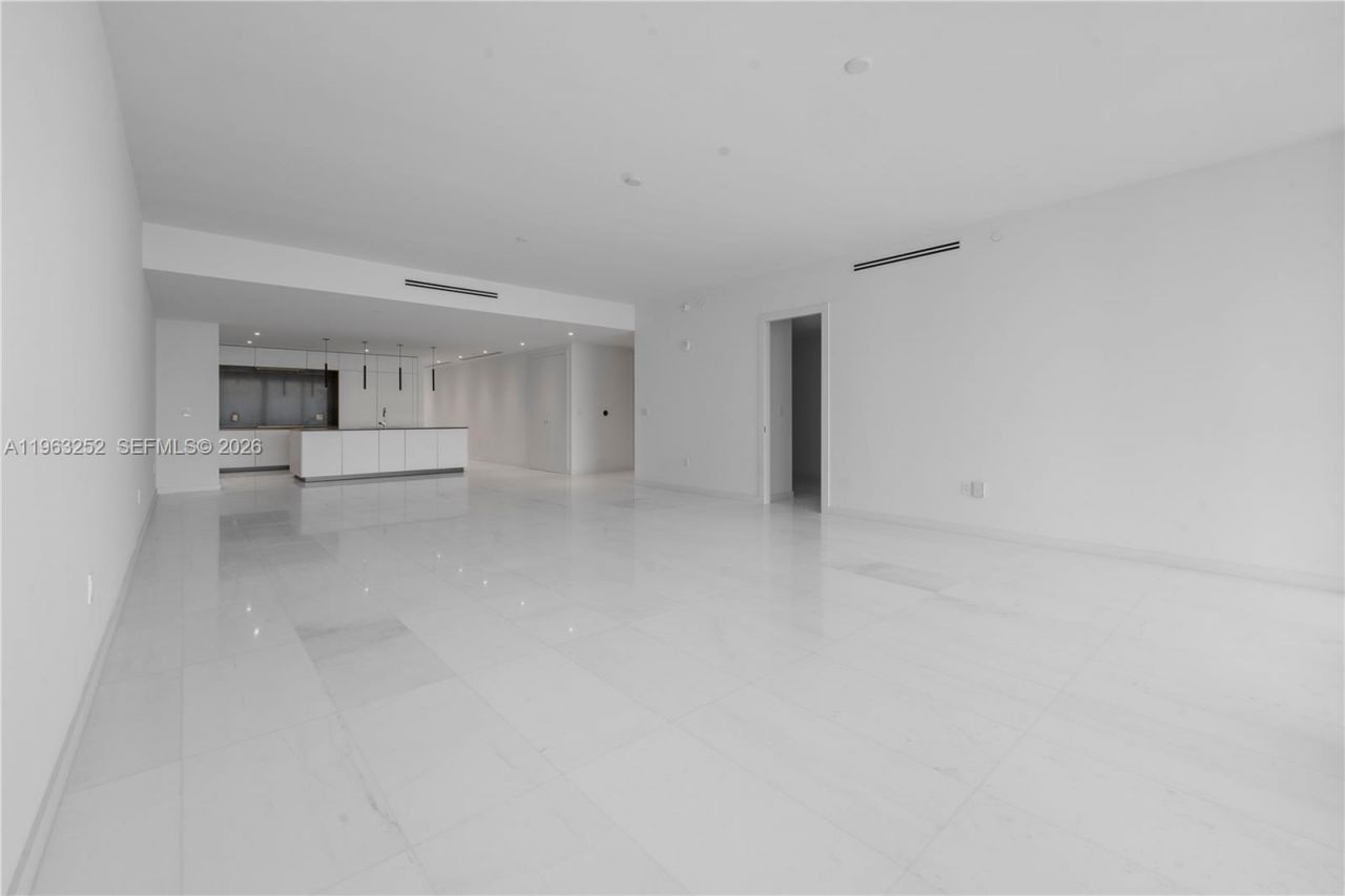 300 Biscayne Blvd Way, Unit 4404, Miami, FL 33131 Photo