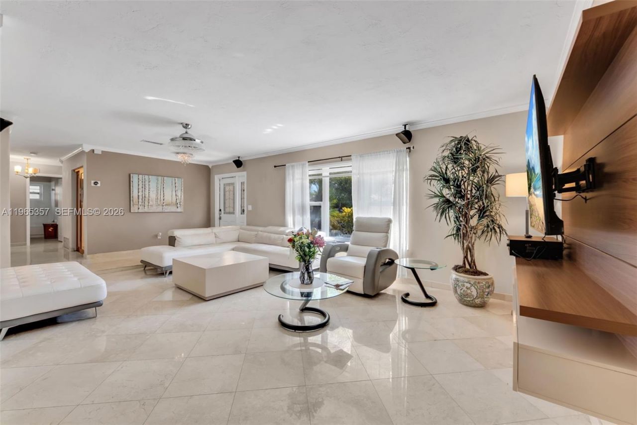 11201 SW 136th St , Miami, FL 33176 Photo