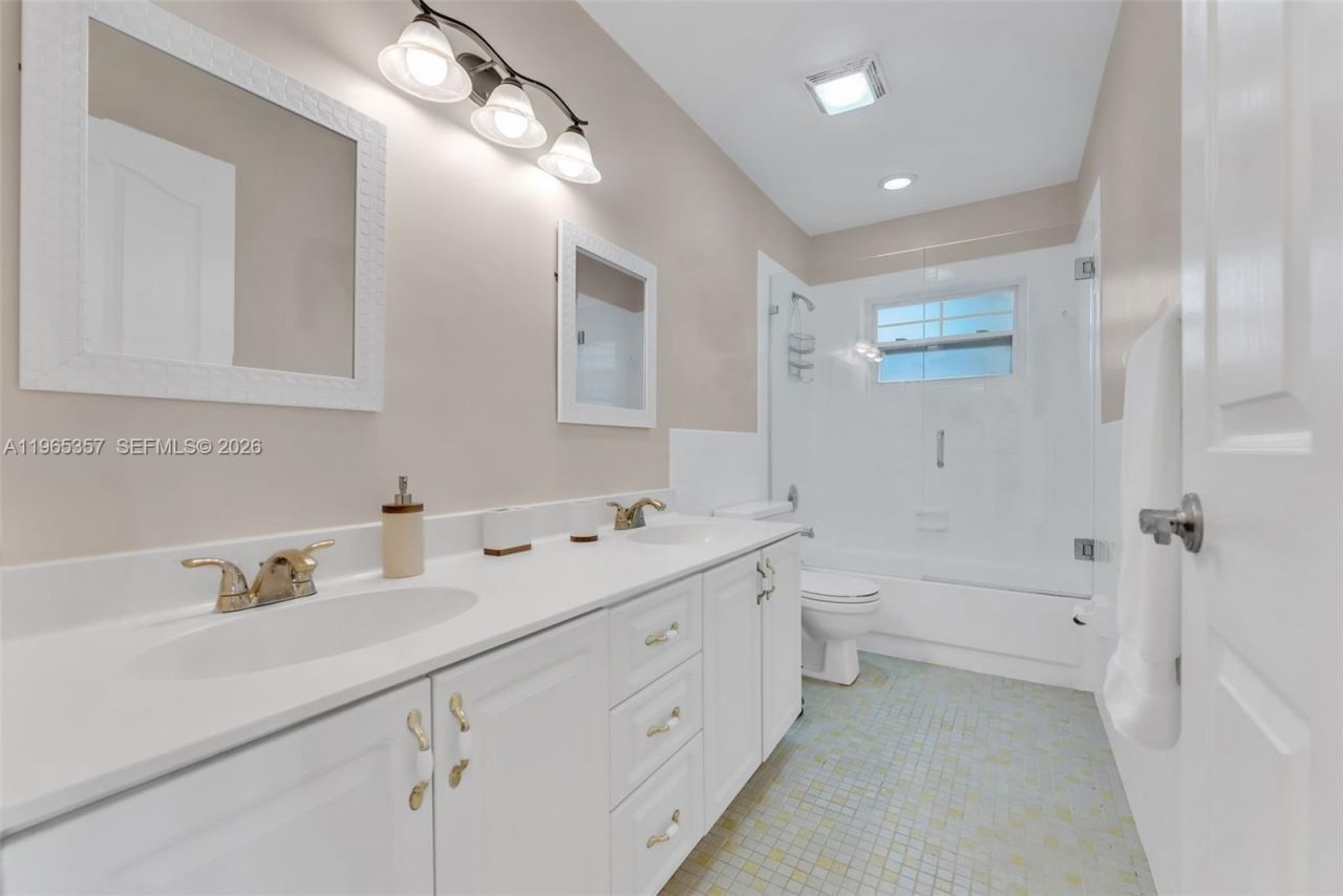 11201 SW 136th St , Miami, FL 33176 Photo