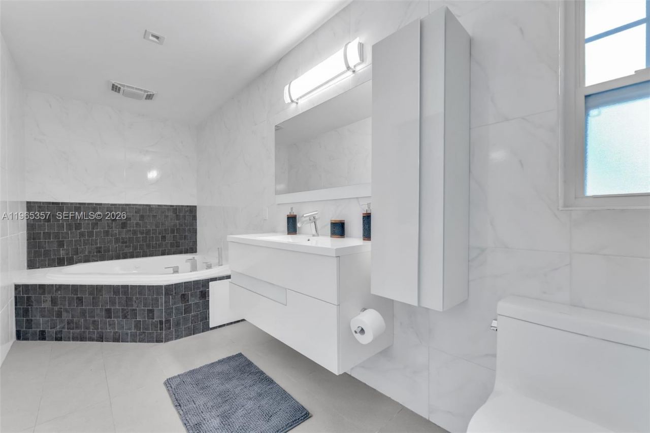 11201 SW 136th St , Miami, FL 33176 Photo