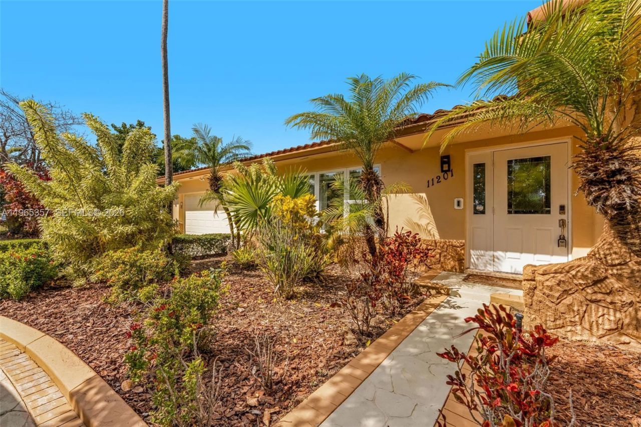 11201 SW 136th St , Miami, FL 33176 Photo