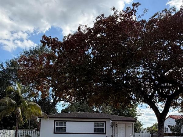 550 NW 135th St , North Miami, FL 33168