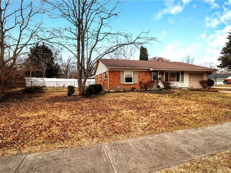 683 Danbury Road, Cincinnati, OH 45240 Photo 2