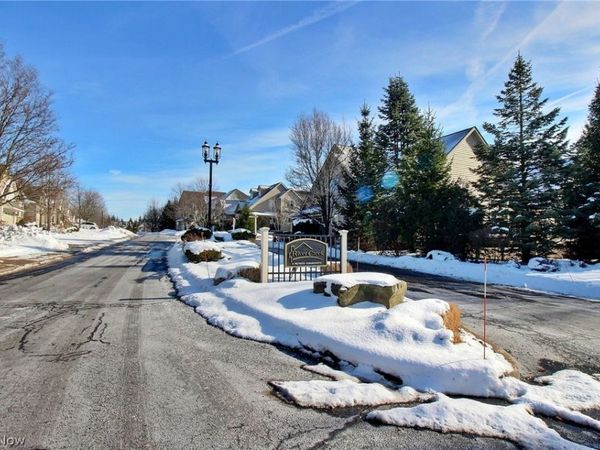 SL 32 River Trail, Lyndhurst, OH 44124