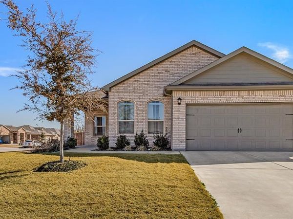 8532 Sandy Park Drive, Fort Worth, TX 76179