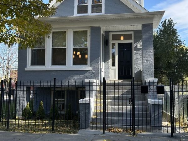 15 S Albany Avenue, Chicago, IL 60612