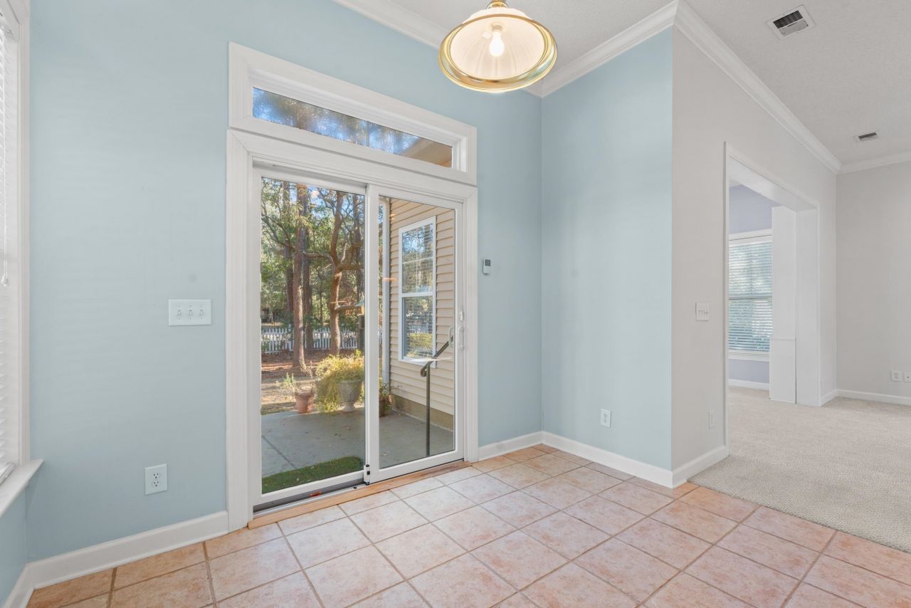 80 Camden Circle  Photo 14