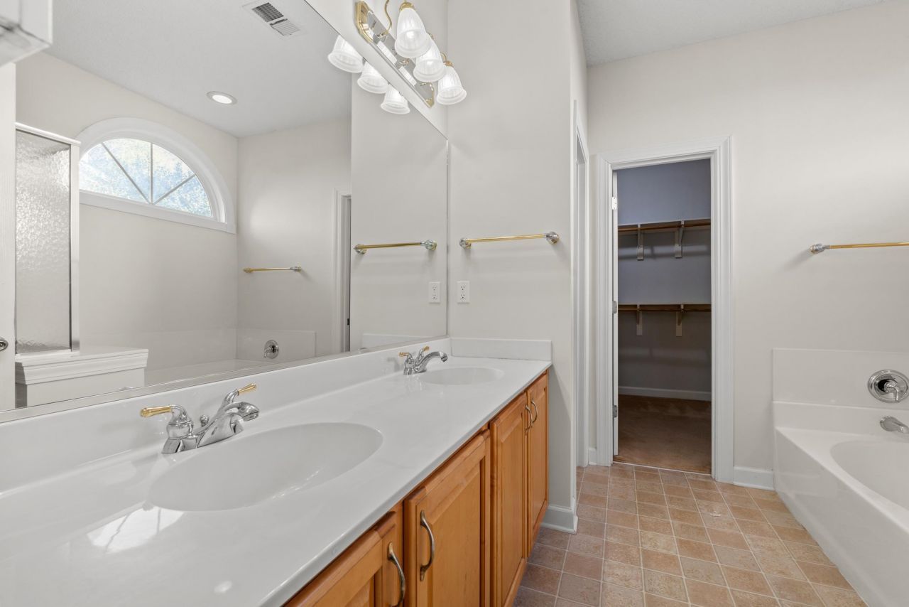 80 Camden Circle  Photo 19