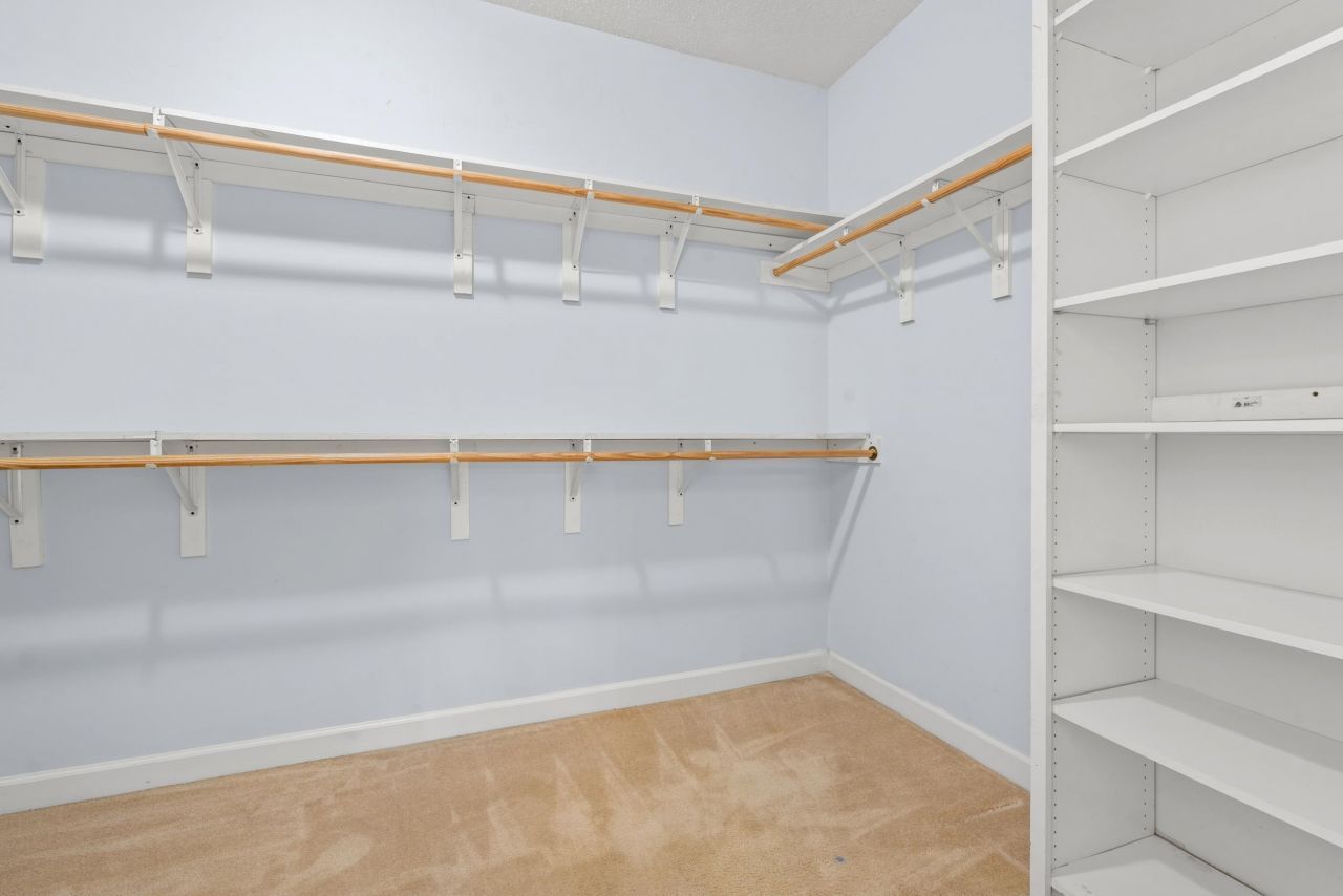 80 Camden Circle  Photo 21