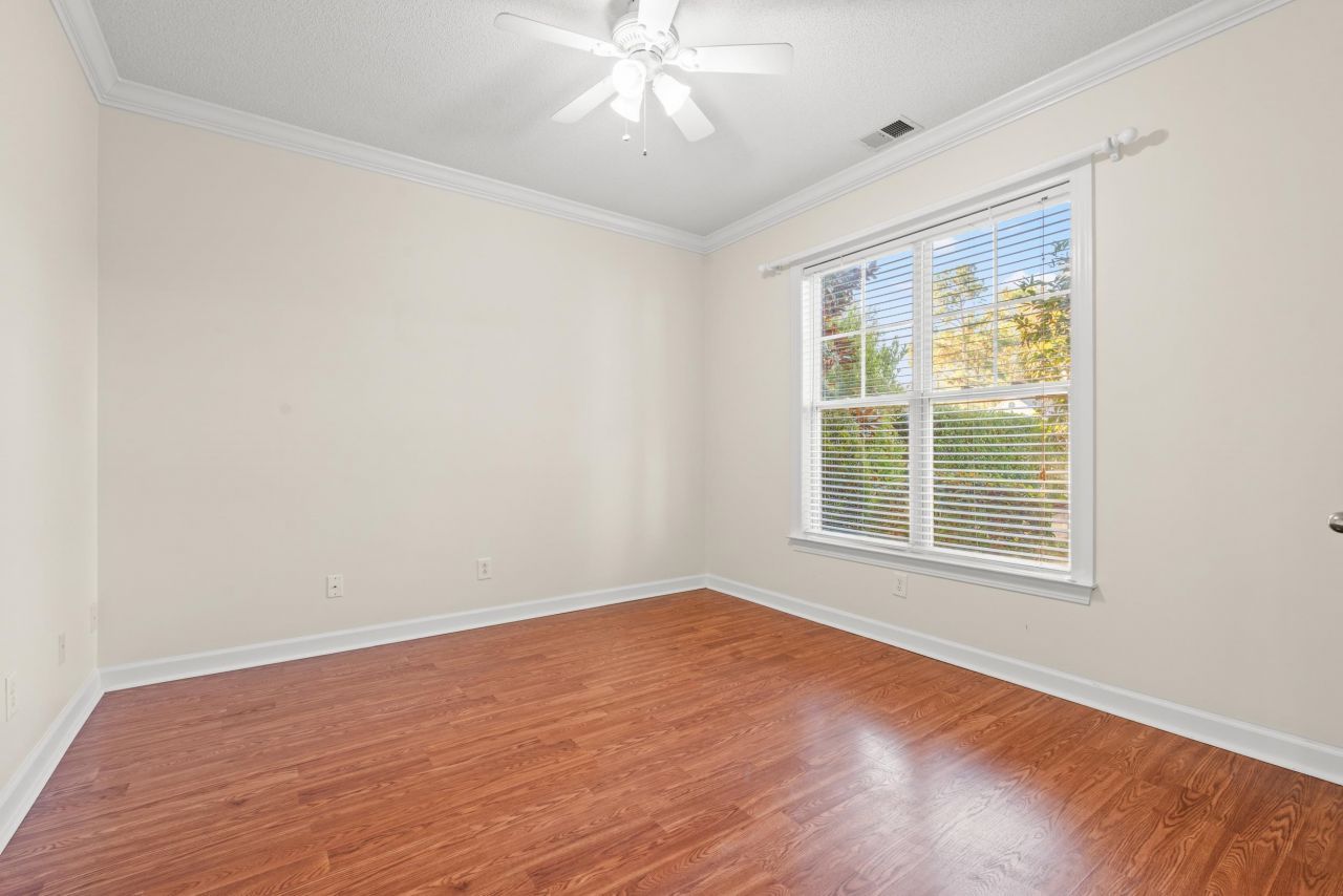 80 Camden Circle  Photo 23