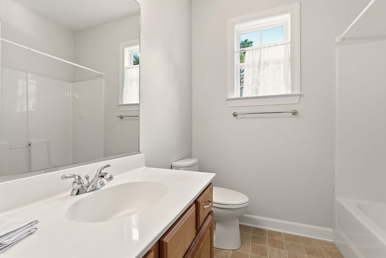 80 Camden Circle  Photo 28