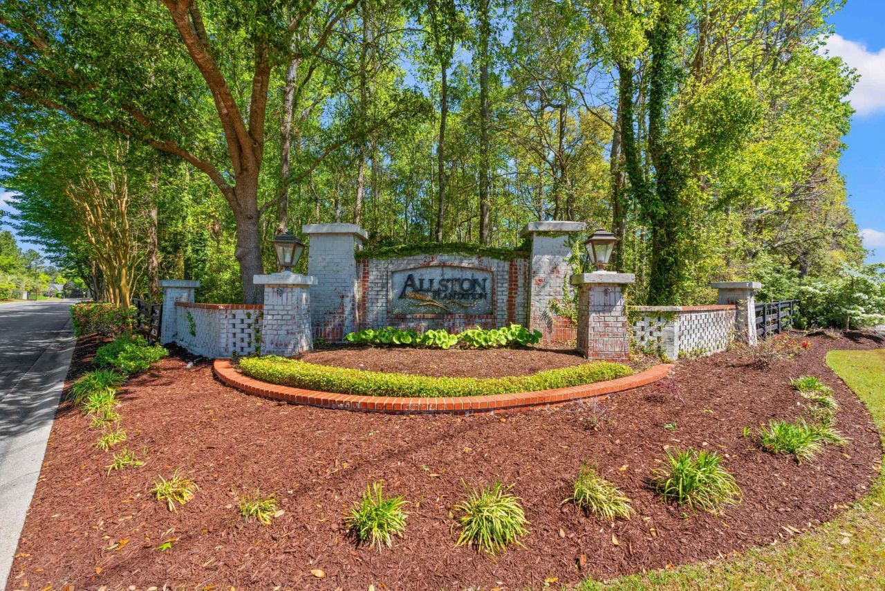 80 Camden Circle  Photo 35