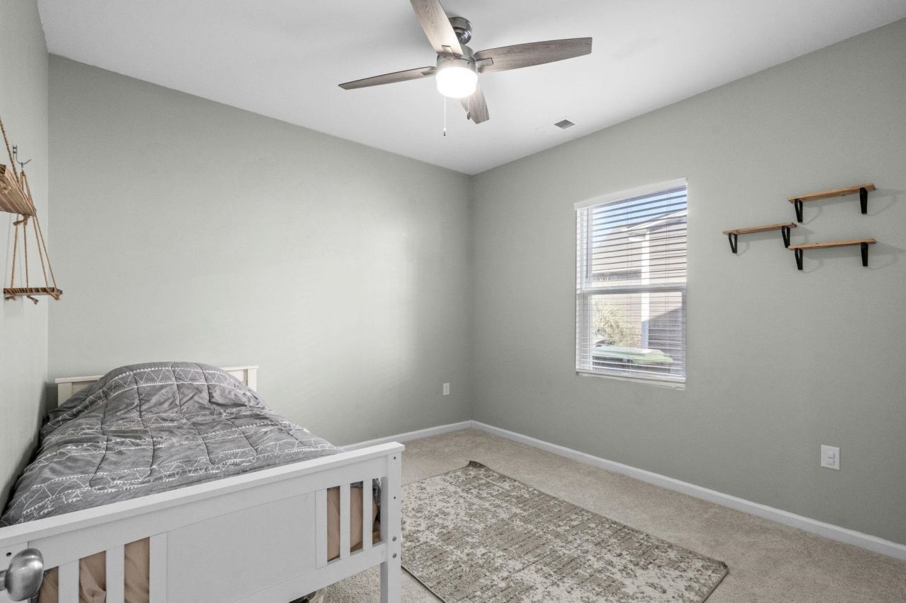 877 Wild Leaf Loop Photo 20