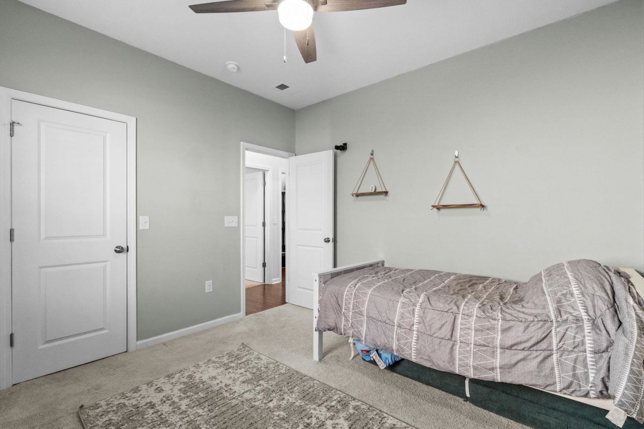 877 Wild Leaf Loop Photo 21