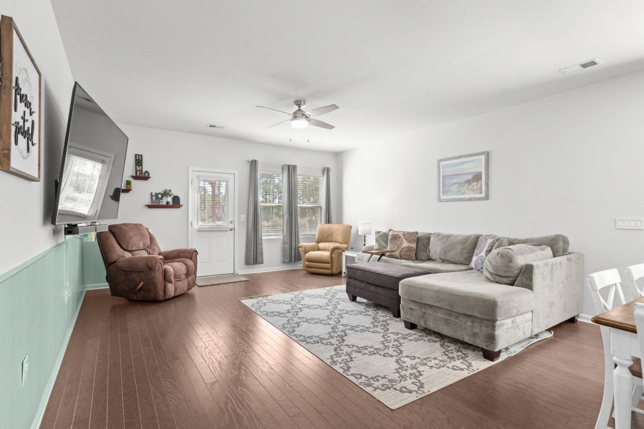 877 Wild Leaf Loop Photo 6