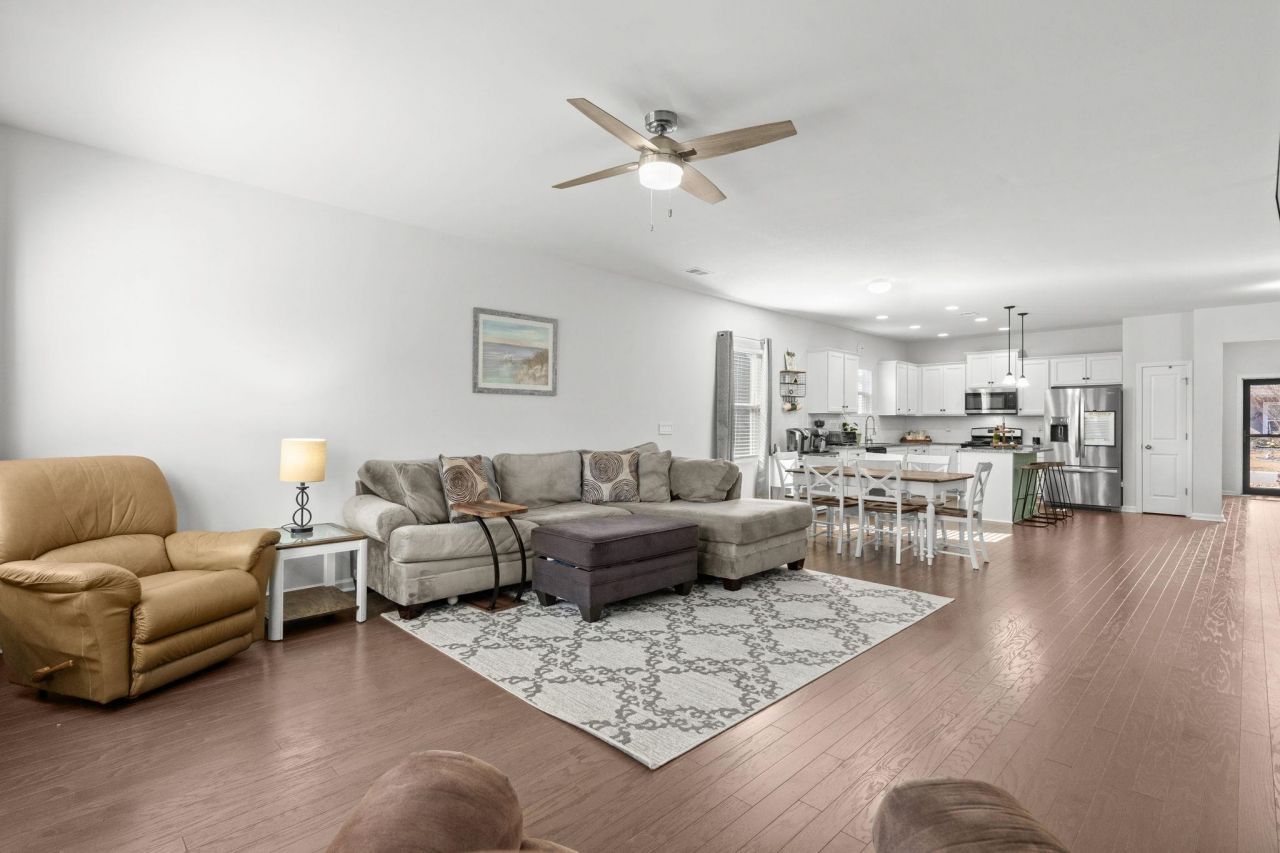 877 Wild Leaf Loop Photo 8