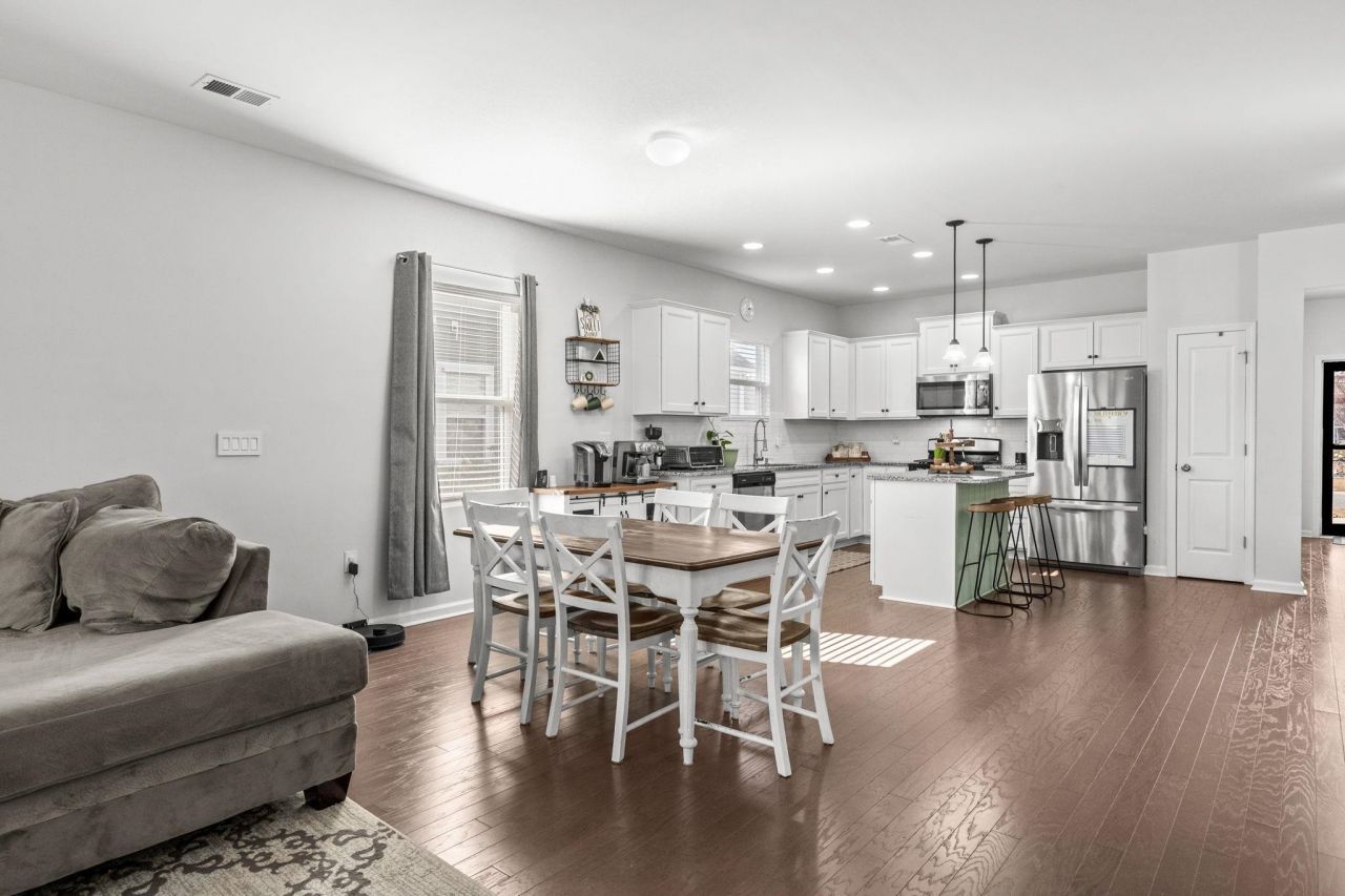 877 Wild Leaf Loop Photo 9