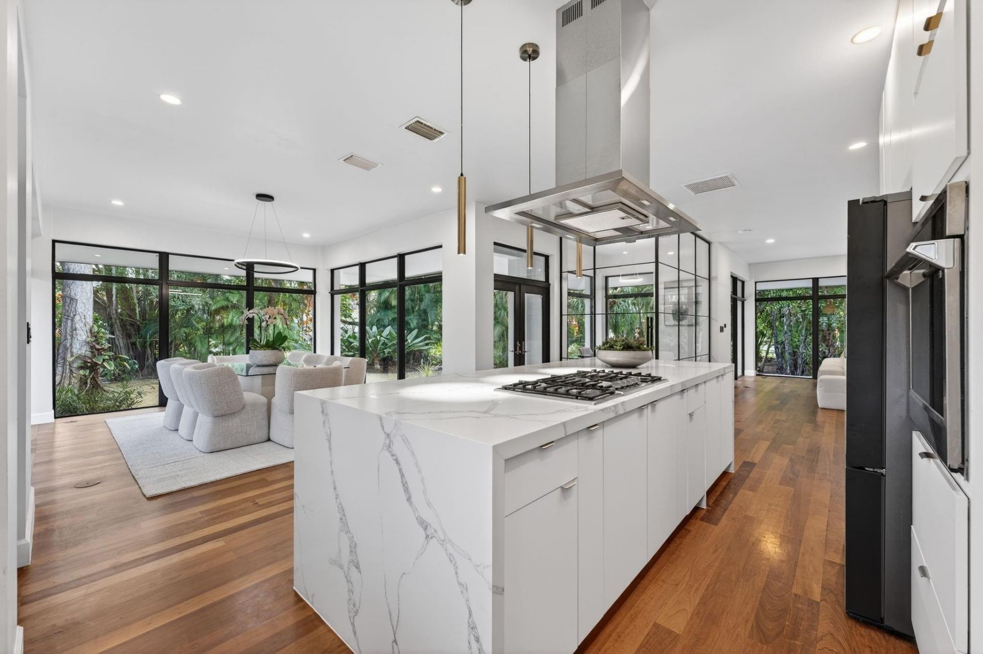 360 NW 33rd Street, Oakland Park, FL 33309 Photo