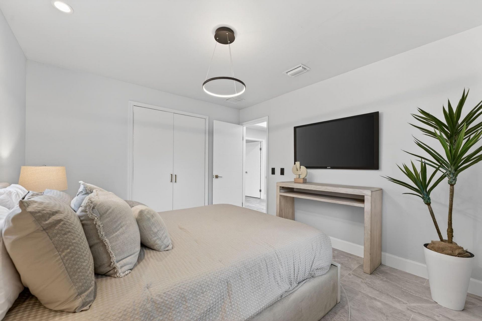 360 NW 33rd Street, Oakland Park, FL 33309 Photo