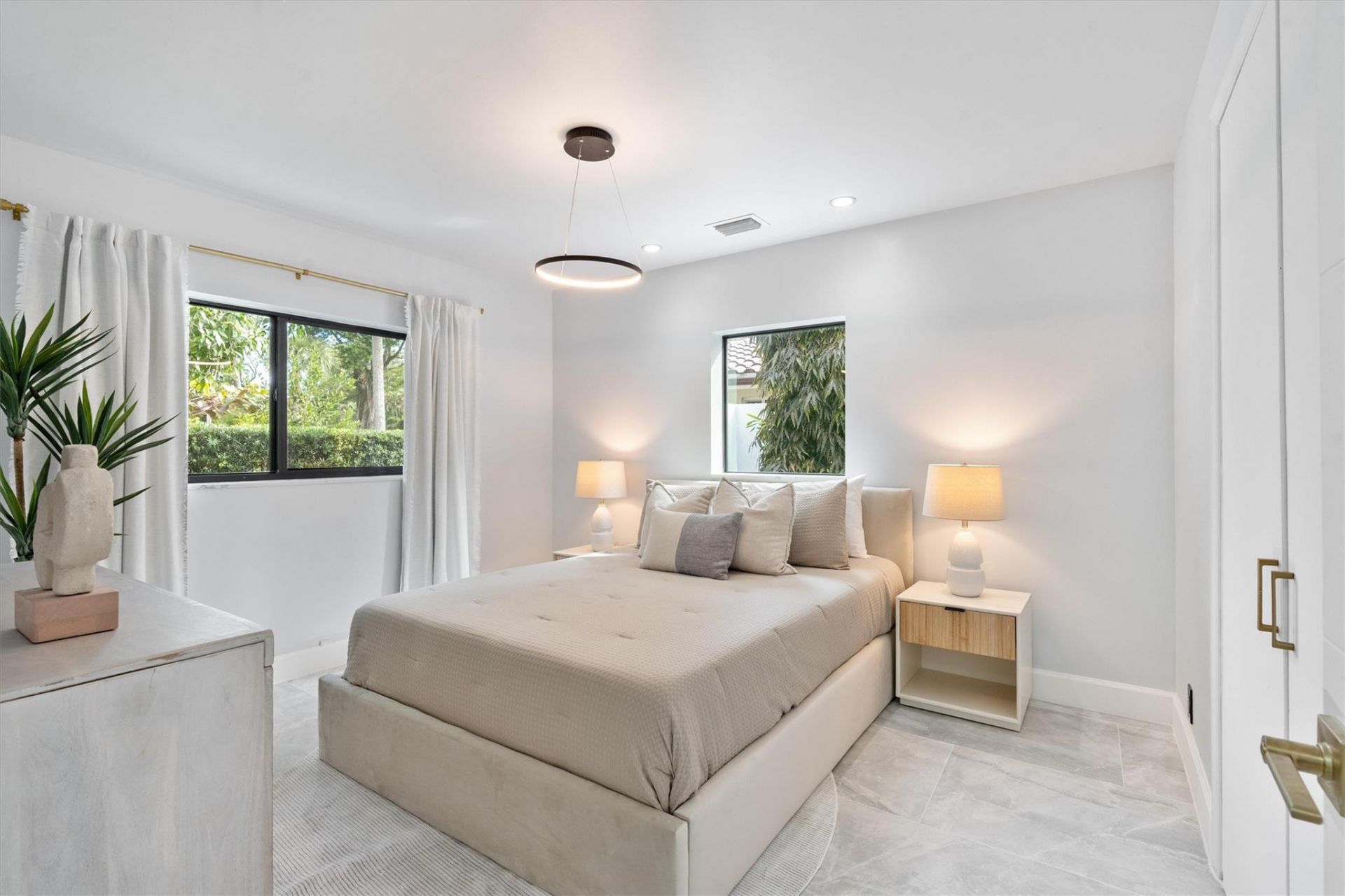 360 NW 33rd Street, Oakland Park, FL 33309 Photo