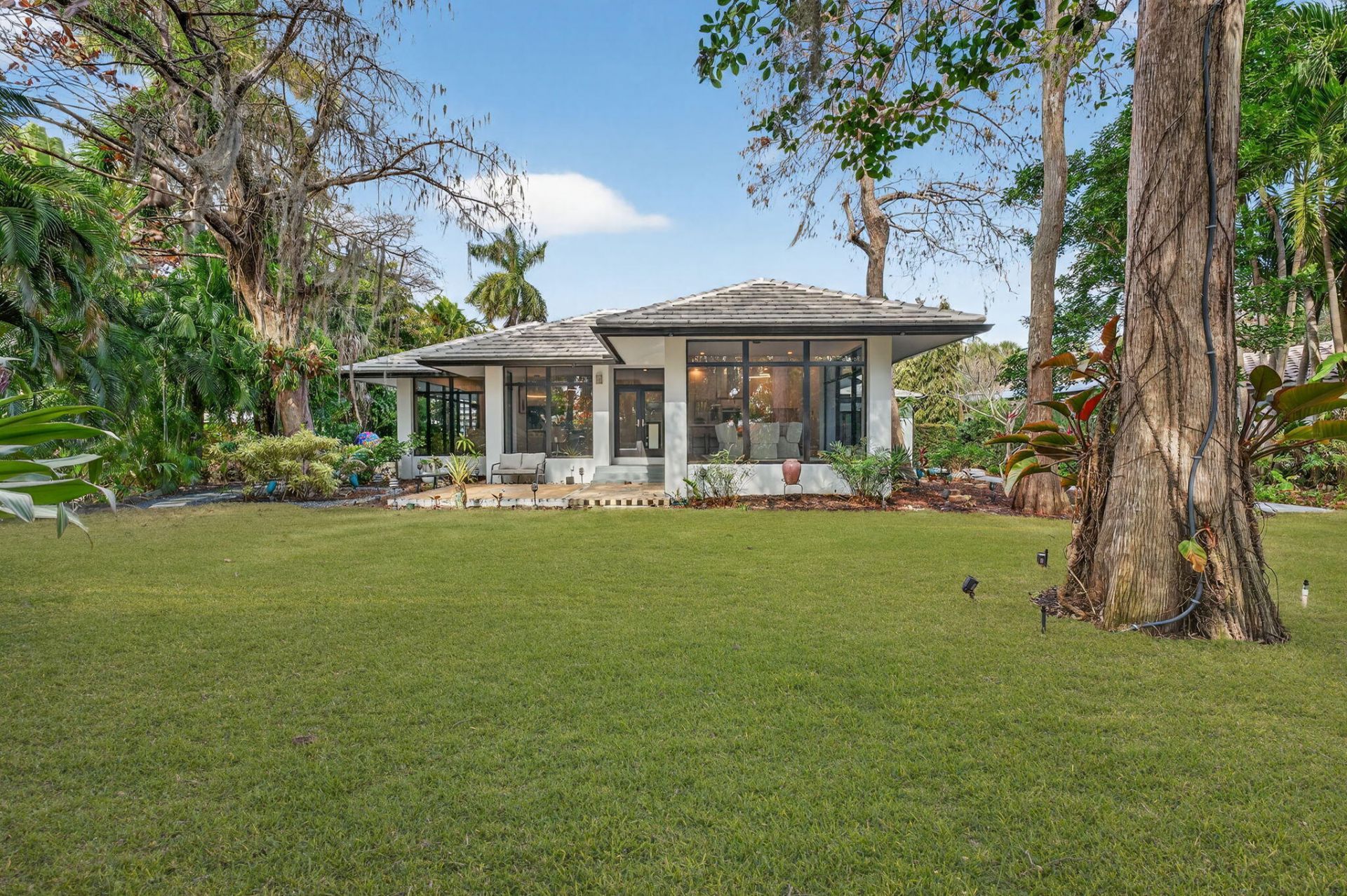 360 NW 33rd Street, Oakland Park, FL 33309 Photo