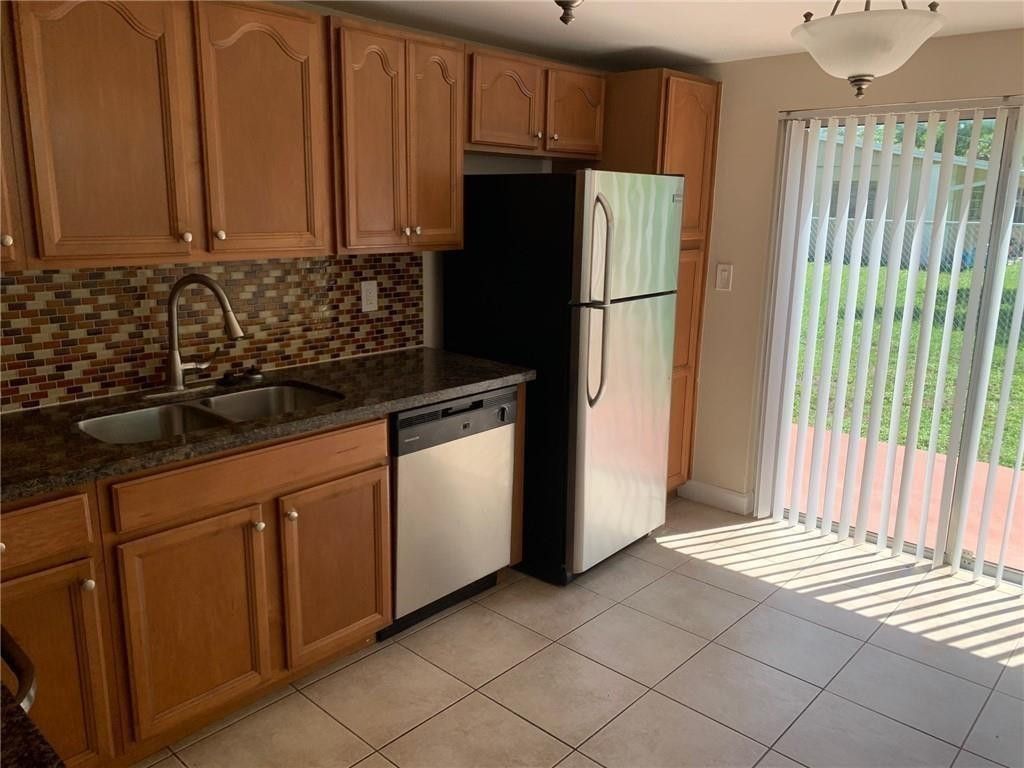 206 SW 1st Street, Unit J-4, Pompano Beach, FL 33060 Photo