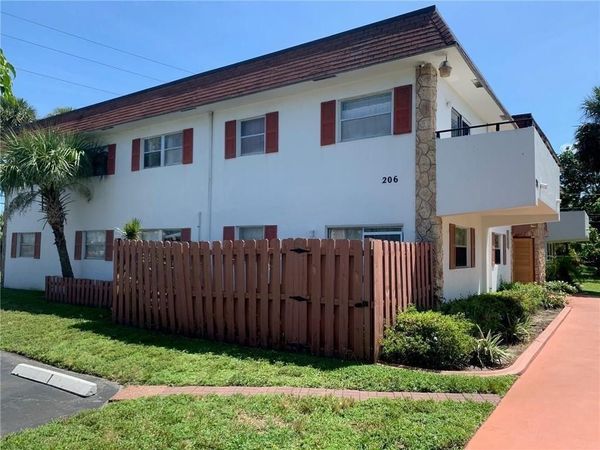 206 SW 1st St, Unit J-4, Pompano Beach, FL 33060