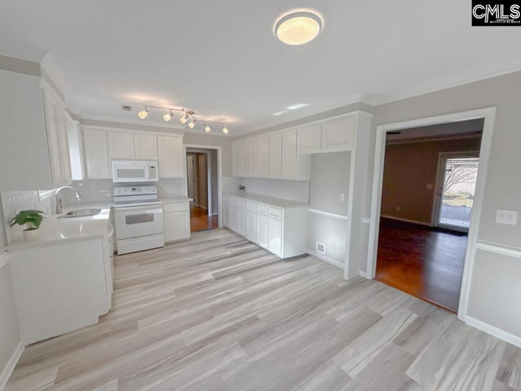 149 Patio Place  Photo 10