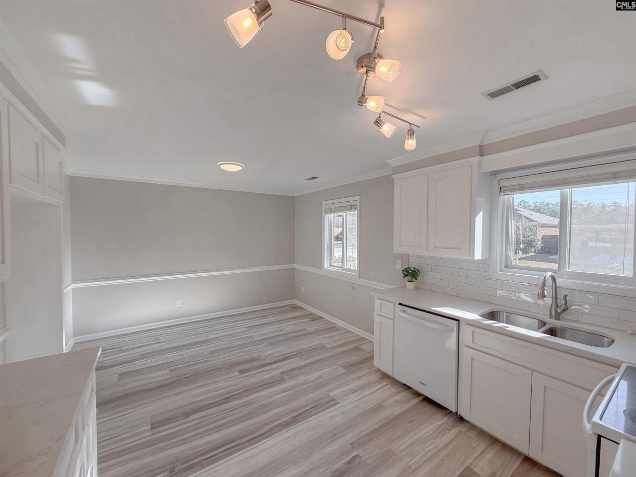 149 Patio Place  Photo 9