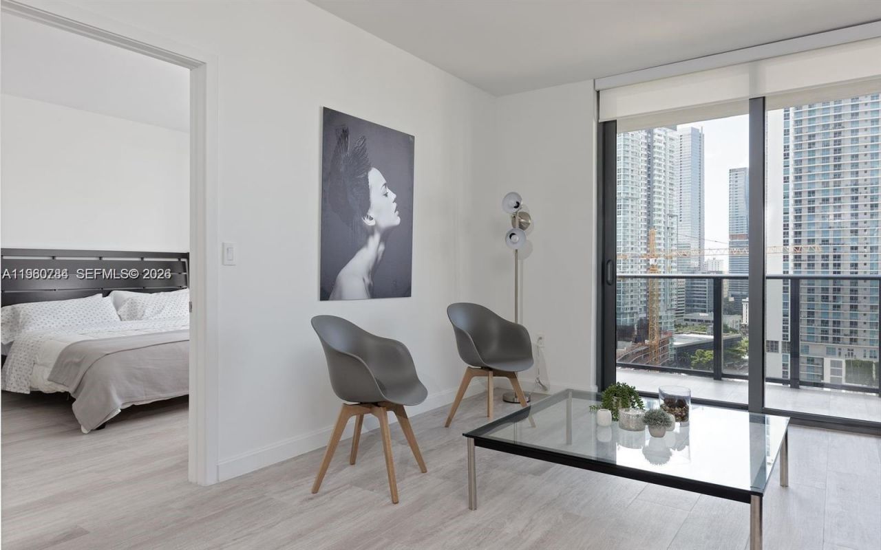 45 SW 9th St, Unit 1805, Miami, FL 33130 Main Photo