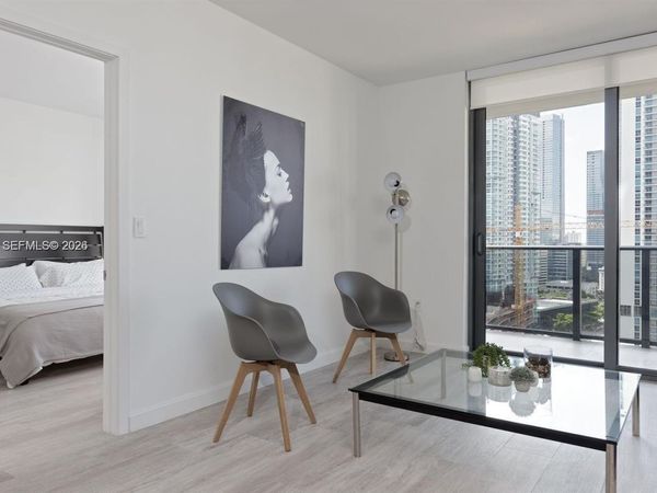 45 SW 9th St, Unit 1805, Miami, FL 33130