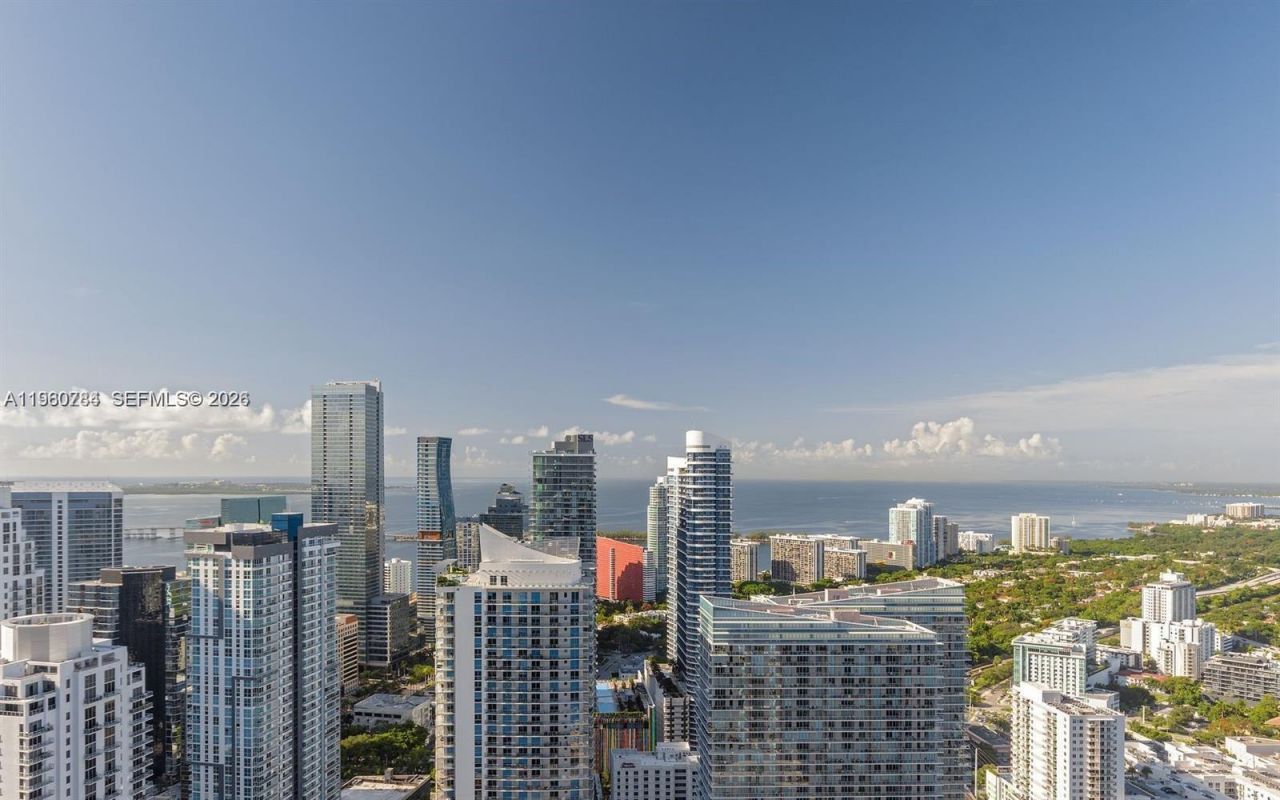 45 SW 9th St, Unit 1805, Miami, FL 33130 Photo