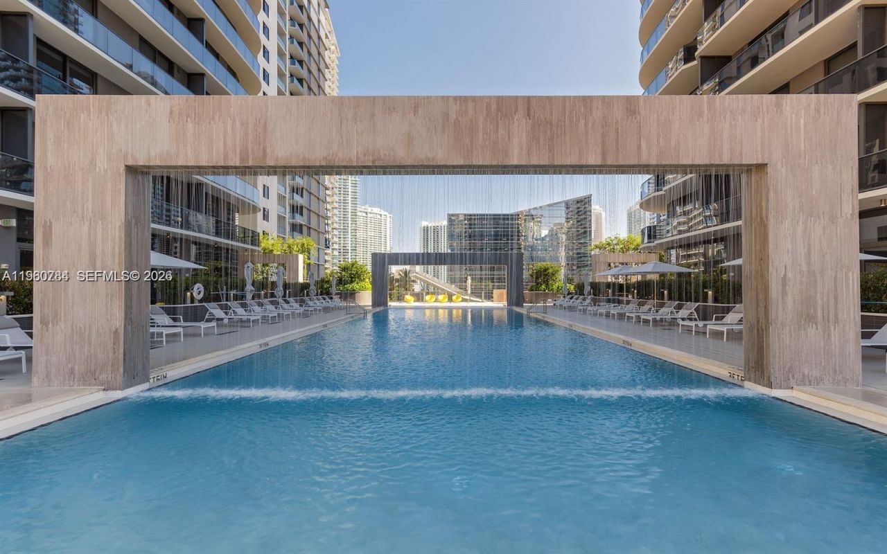 45 SW 9th St, Unit 1805, Miami, FL 33130 Photo